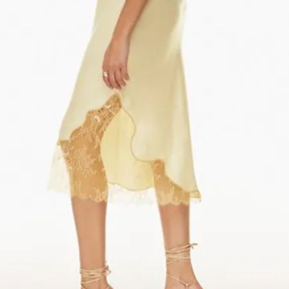 Aritzia - Wilfred - Sonnet Satin Dress - VITAL PINK/KHAKI
ROSE
VITAL/KAKI size S - Picture 4 of 15